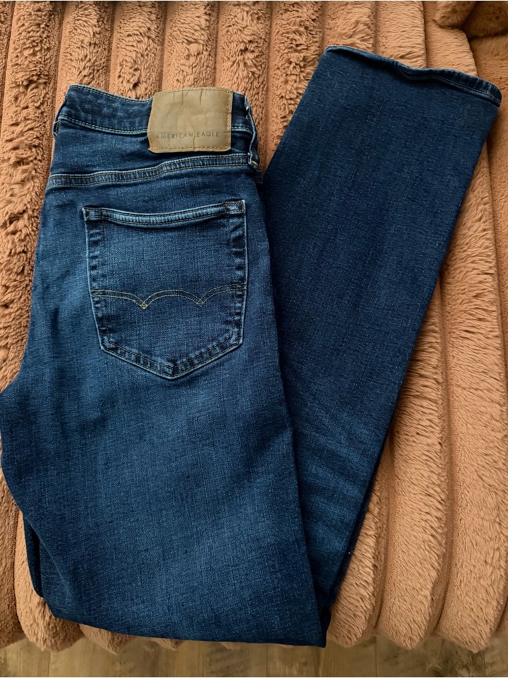 American Eagle Outfitters Men's Straight Jeans in Dark Blue Wash 
30x34